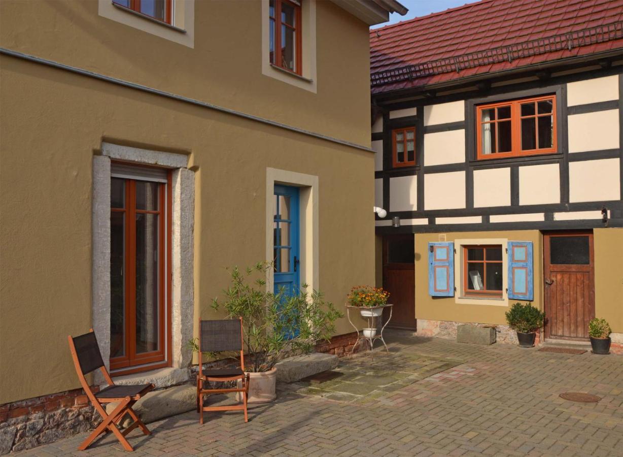 Apartment Dreiseitenhof Radebeul